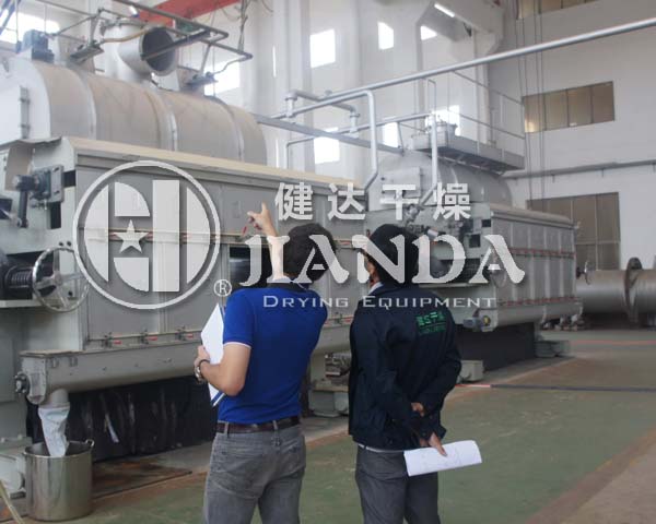 雙滾筒刮刀干燥機干燥現場